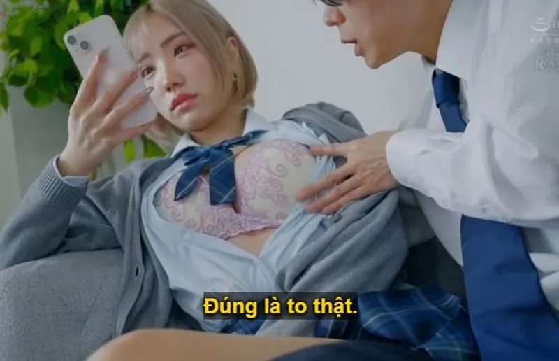 Cô nữ sinh băng giá kia chỉ đòi tiền, anh muốn hành hạ em ra sao cũng được.